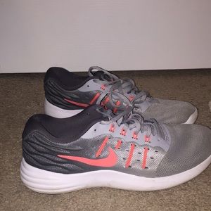 Women’s nike lunarstelos shoes!